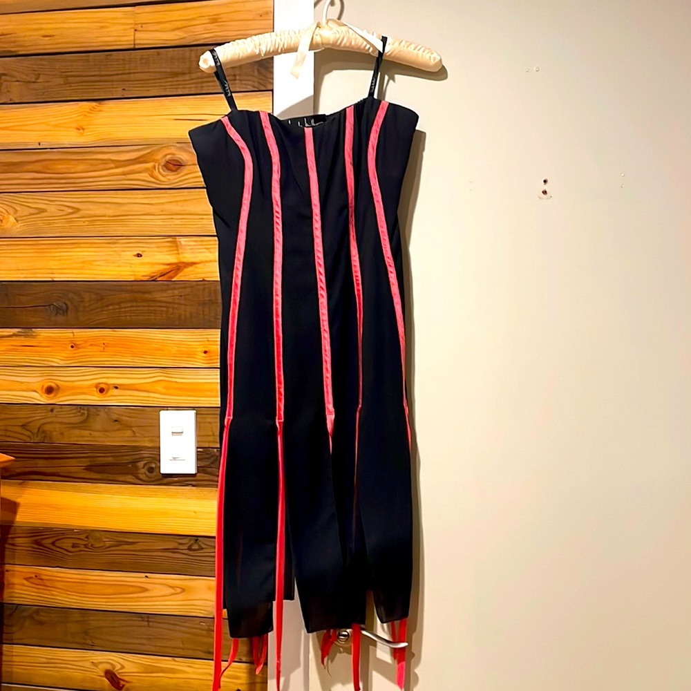 Nicole Miller strapless flirty rayon dress